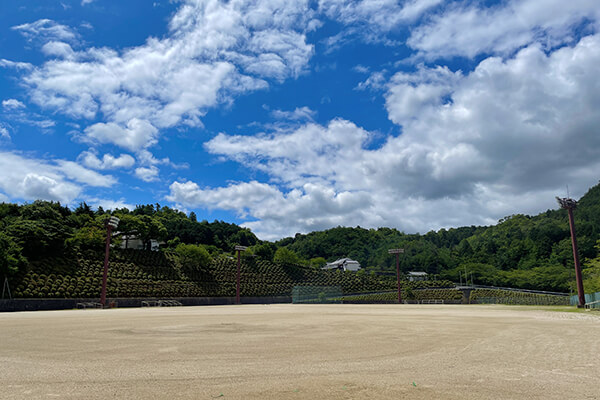 雨山総合グラウンドの画像