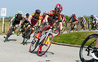 自転車ロードレースの画像