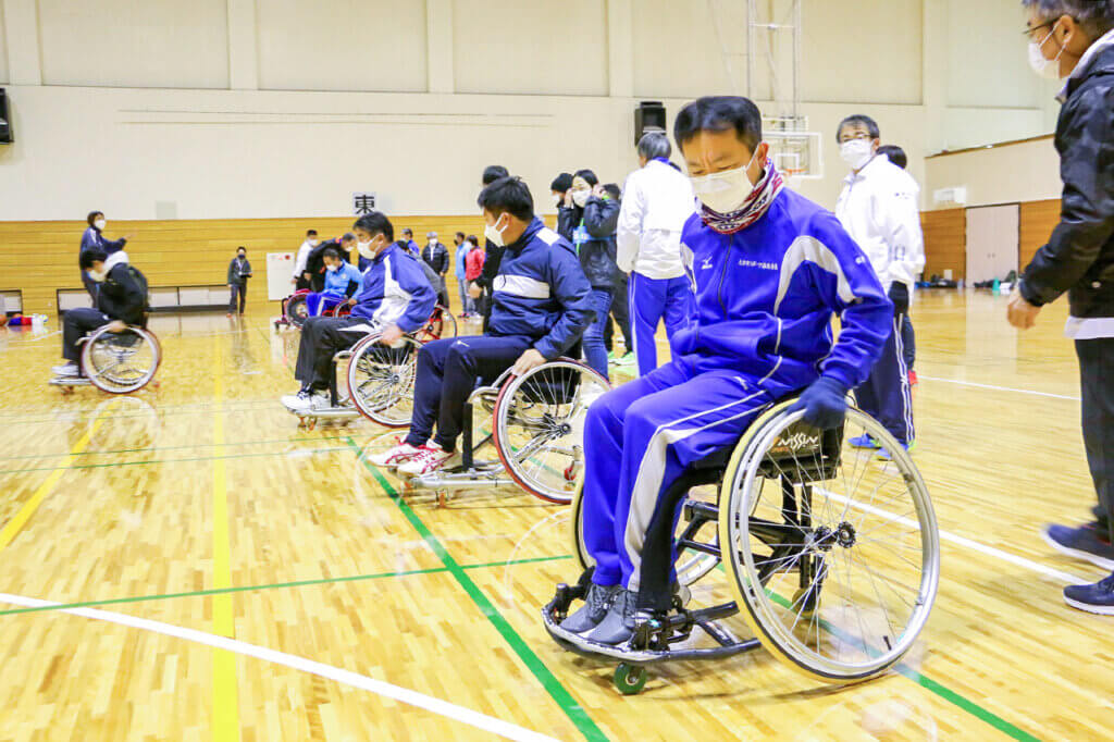 競技用車いすを体験