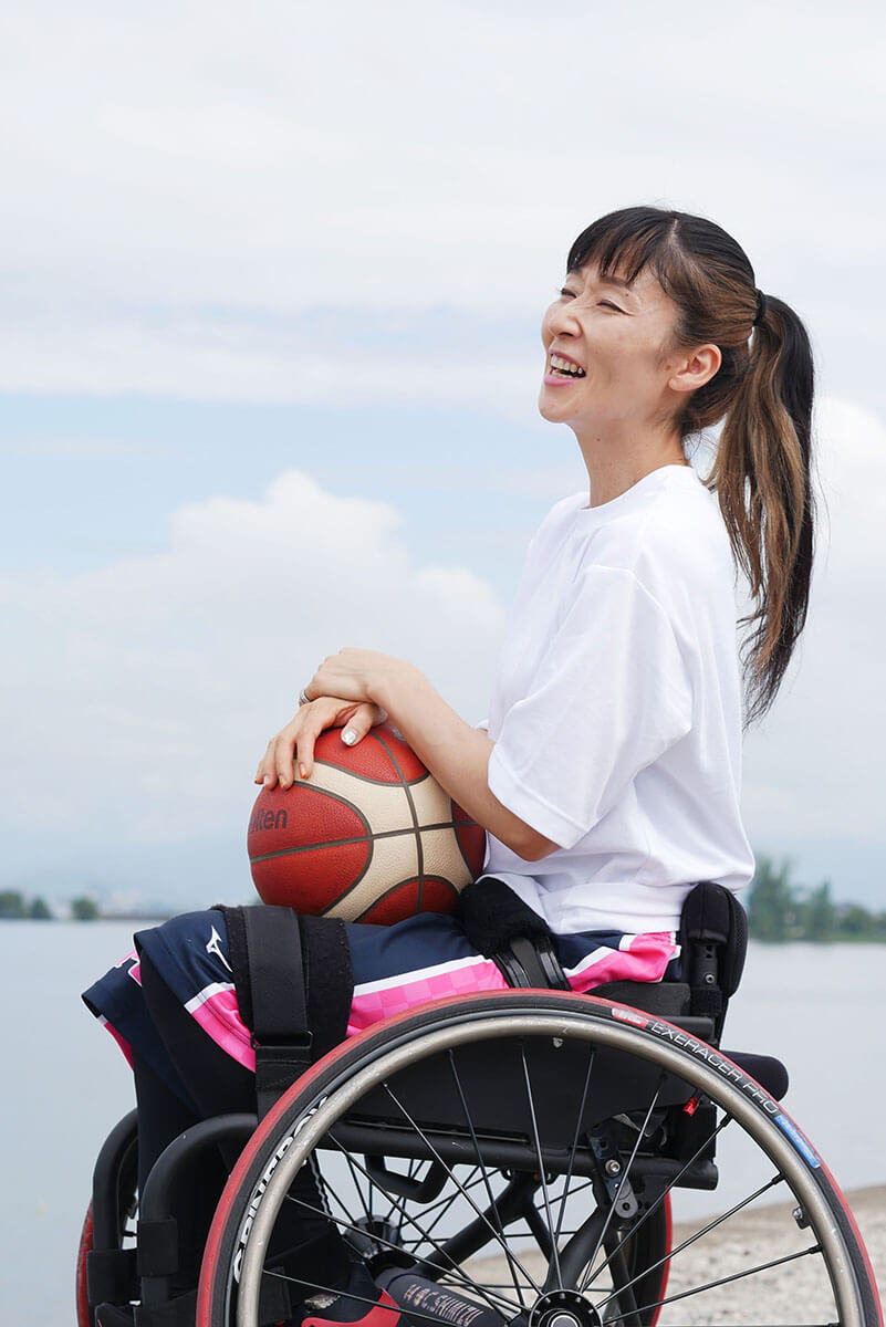 抜群の身体能力でゴール下を支配車いすバスケ 清水 千浪（しみずちなみ）のサムネイル画像